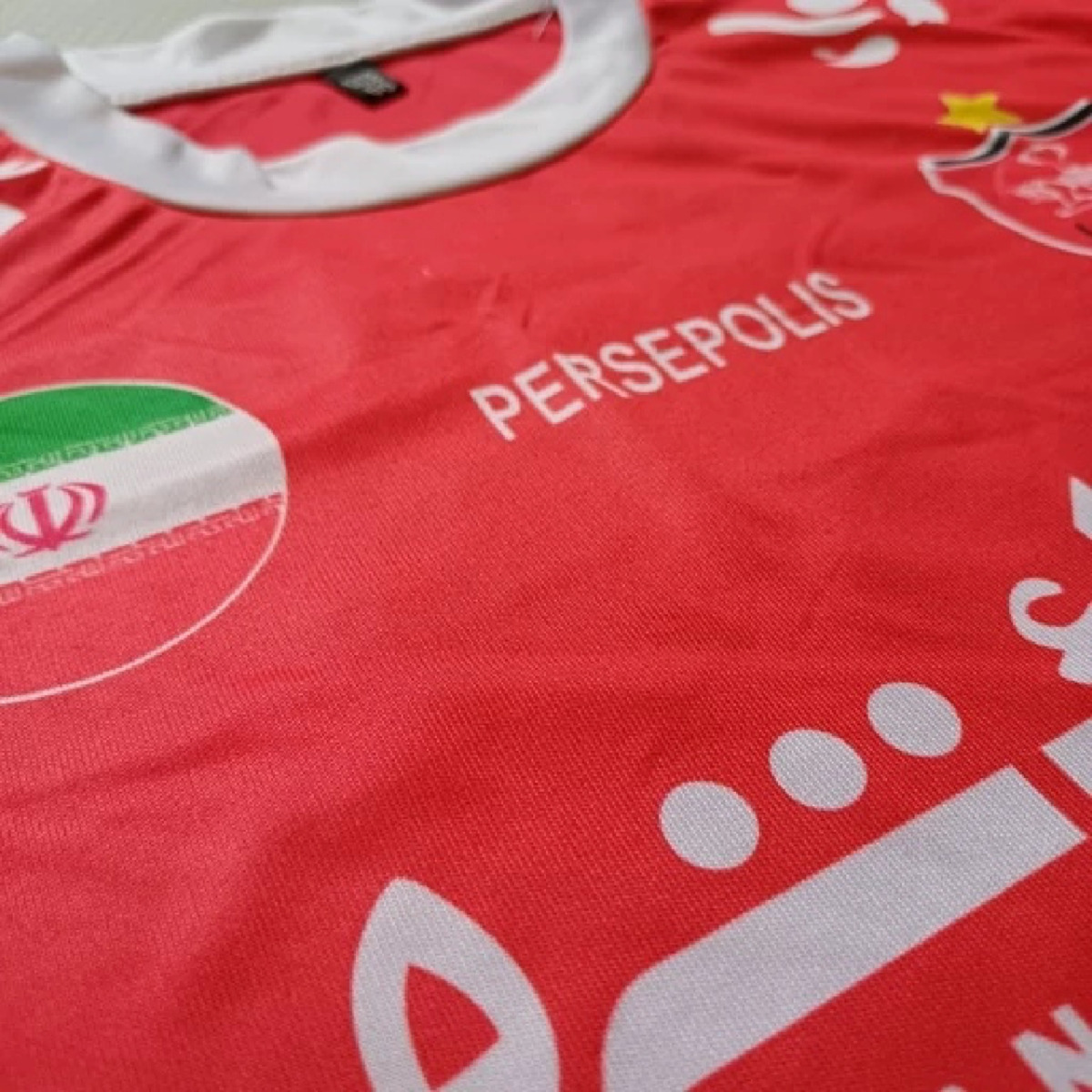 خرید اینترنتی پیراهن و شورت ورزشی مدل تیم پرسپولیس