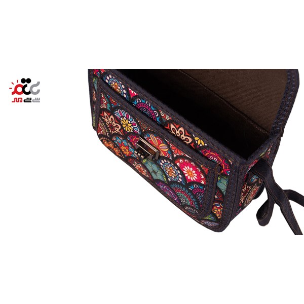 کیف دوشی پارچه ای مدل قفل دار سایز متوسط