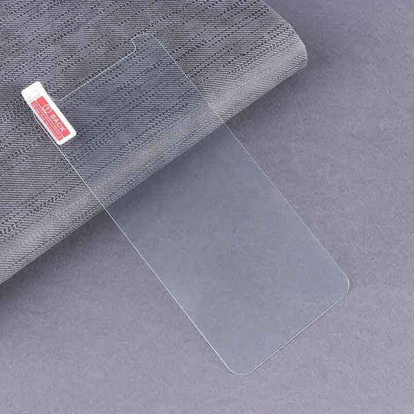 گلس شیشه ای ساده بی رنگ