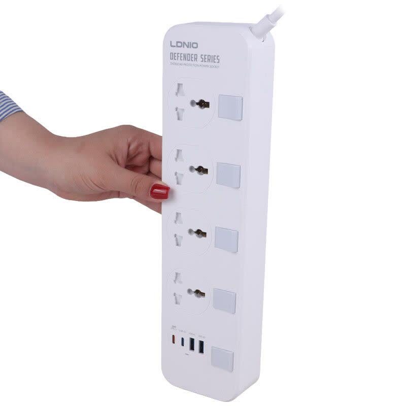 چند راهی 4 خانه ارت دار الدینیو SC4408C با کابل 2 متری + شارژر USB و Type-C