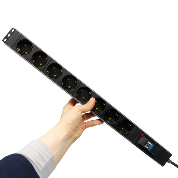 چند راهی 8 خانه ارت دار پارت الکتریک PE2266 Rack Mount با کابل 1/8 متری