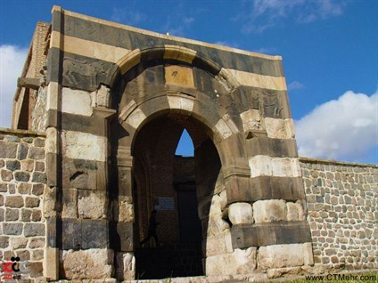 دروازه سنگی استان آذربایجان غربی