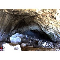 غار بزنگان سرخس استان خراسان رضوی