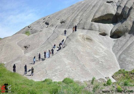 ایوان سنگی نیاق استان قزوین