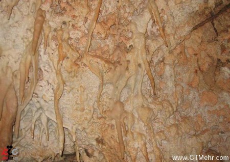 غار اژدها و بتون در روستای چرمه استان خراسان جنوبی غار اژدها و بتون در روستای چرمه استان خراسان جنوبی