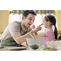 ۱۰ دروغ رایجی که والدین هرگز نباید به کودکان خود بگویند