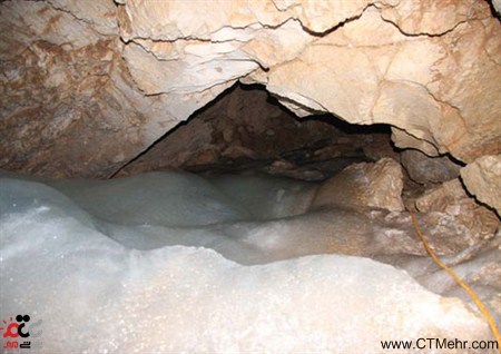 غار یخ (یخ دنا) سمیرم استان اصفهان
