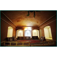 خانه تاریخی و سفره خانه سنتی مظفری کاشان