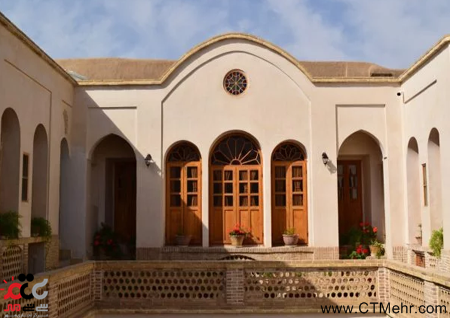 خانه تاریخی کاج و موزه منوچهر شیبانی کاشان استان اصفهان