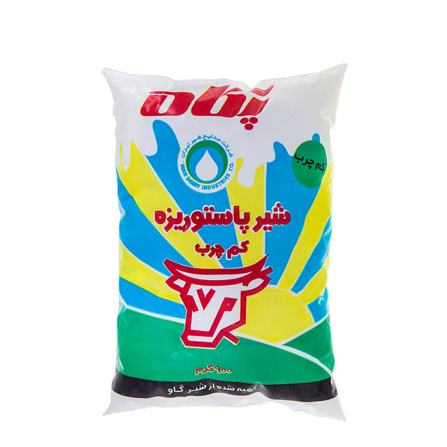 شیر پاستوریزه کم چرب پگاه پاکتی 900 میلی لیتری