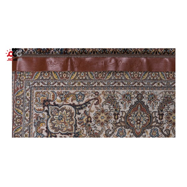فرش ماشینی دنیای فرش طرح شاه ماهی رنگ زمینه سرمه ای